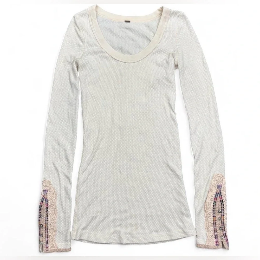 Vintage Free People Waffle Knit Boho Crochet Lace Button Cuff Thermal Top